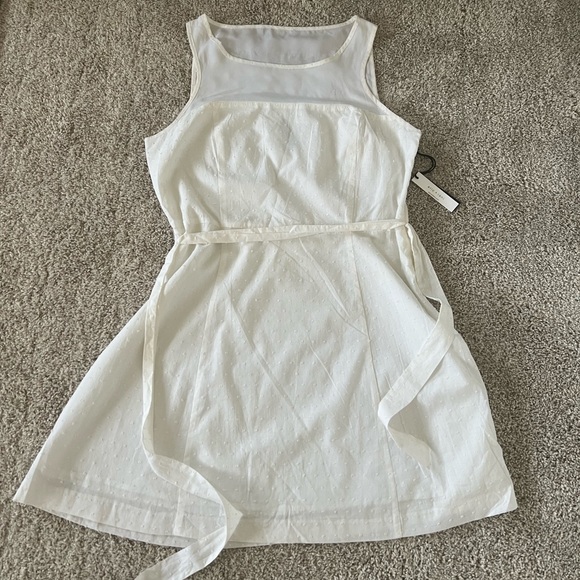 ⭐️ Firm Price ⭐️ White Dress with Swiss polka dots - Picture 3 of 12